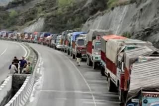 Etv Bharatunrestricted-traffic-movement-on-srinagar-jammu-highway-every-day-says-div-com-kashmir-vijay-kumar