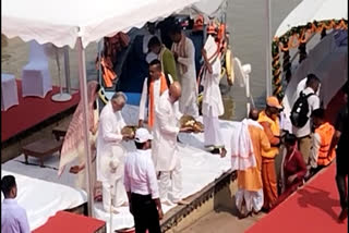 Mauritius PM immerses father-in-law's ashes in Ganga, will attend Ganga Aarti in evening