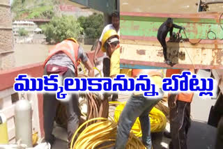 boat_cutting_process_started_in_prakasam_barrage