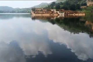 MAVTHA LAKE