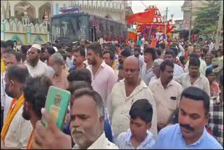 MUSLIMS PARTICIPATE IN GANESHA PROCESSION IN TUMAKURU: HEAVY POLICE Security