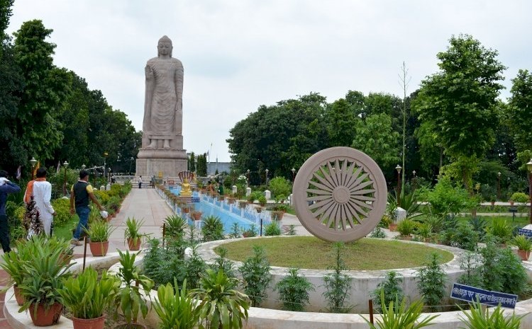 नेपाल में कई चर्चित मंदिर भी हैं.