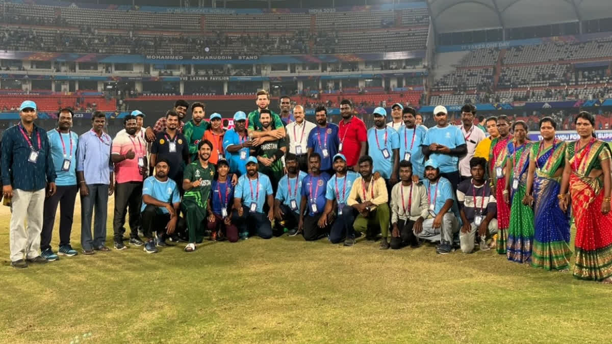 Captain Babar Azam and Co thanked every groundsman of Rajiv Gandhi International Stadium on their last day in Hyderabad. The skipper gifted the ground staff a Pakistan Cricket World Cup jersey.