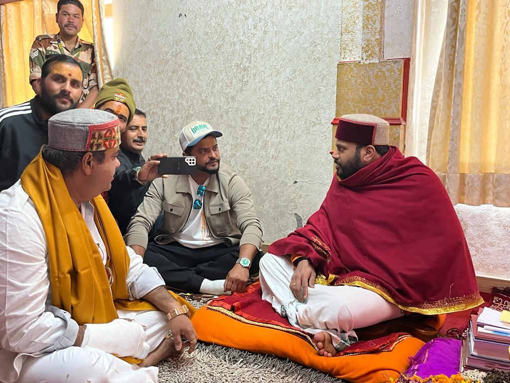 Suresh Raina visited Badrinath