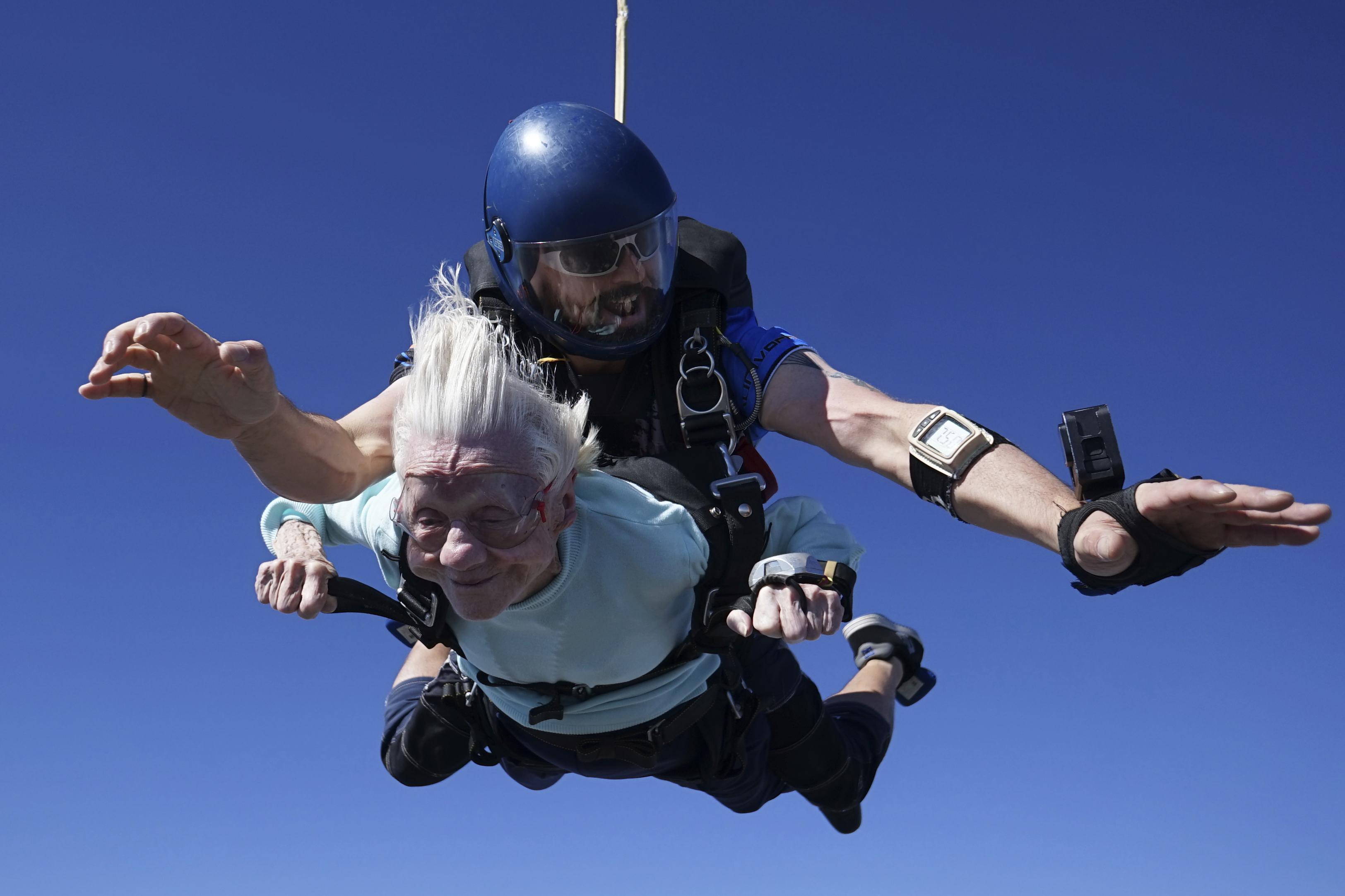 Oldest Skydiver Dead