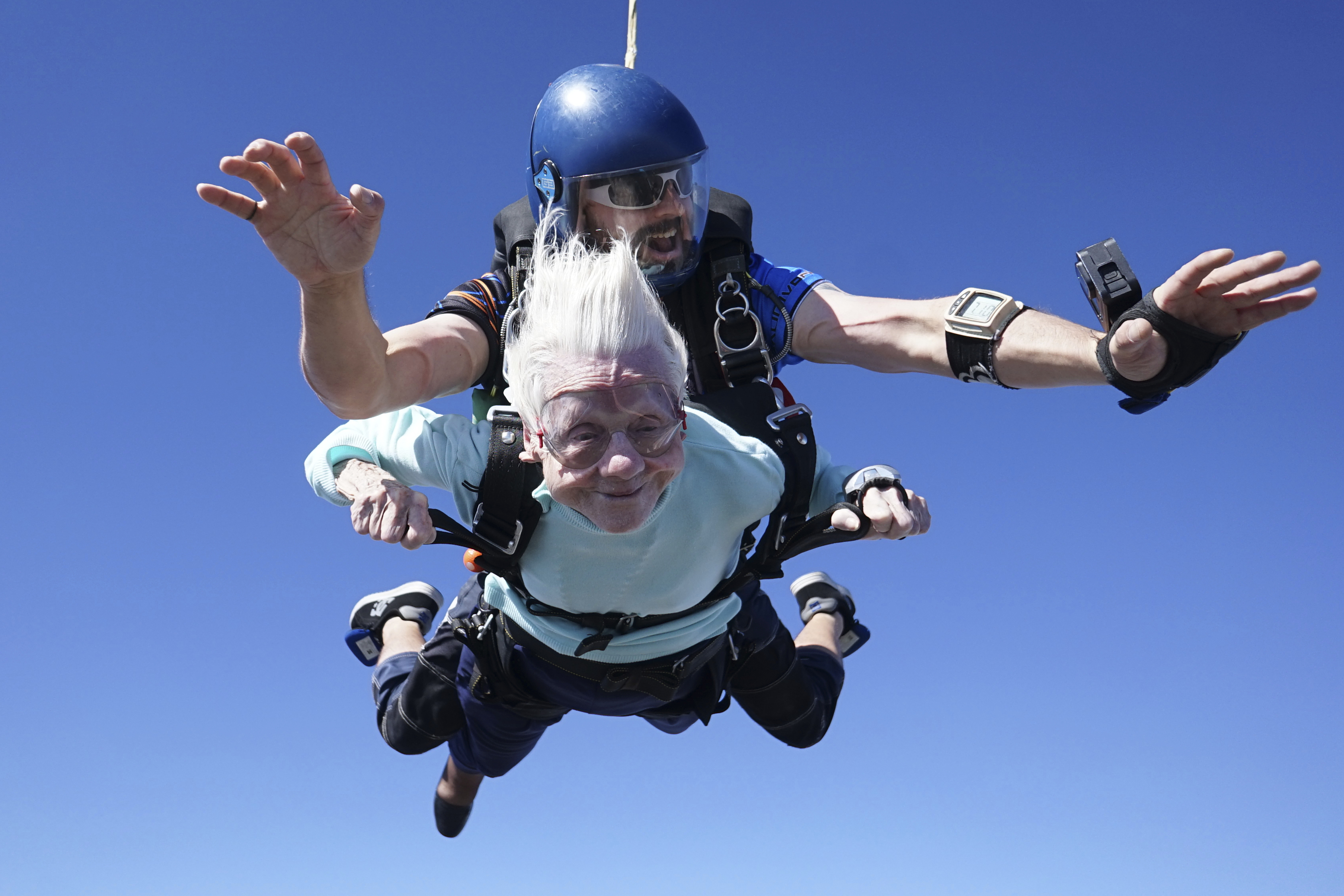 Oldest Skydiver Dead