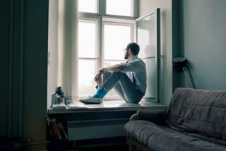 How loneliness changes the way our brains process the world