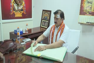 KS RamaRao_has_Taken_Charge_New_EO_of_Durga_Temple