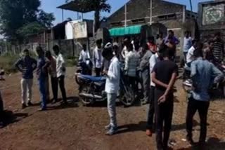 Speeding mini truck hits bike,  mini truck hits bike in Pratapgarh district