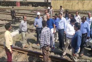 http://10.10.50.75//jharkhand/11-October-2023/jh-eas-02-railgm-img-byteakmishra-jh10003_11102023171415_1110f_1697024655_702.jpg