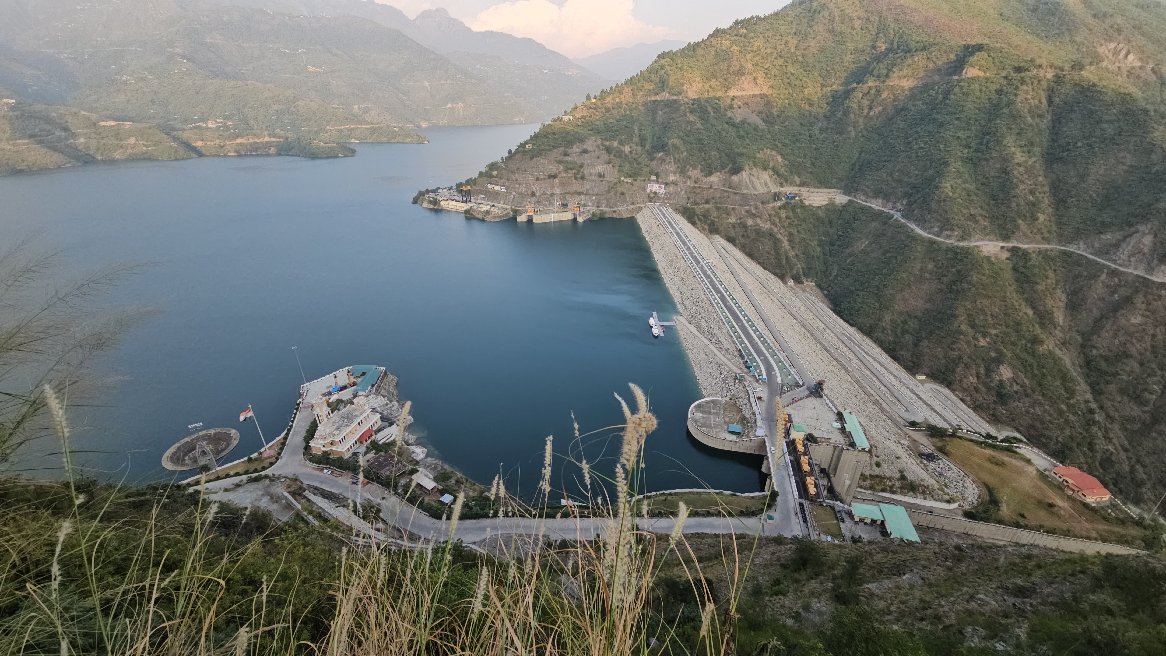 Tehri lake water level increased in 830L meter