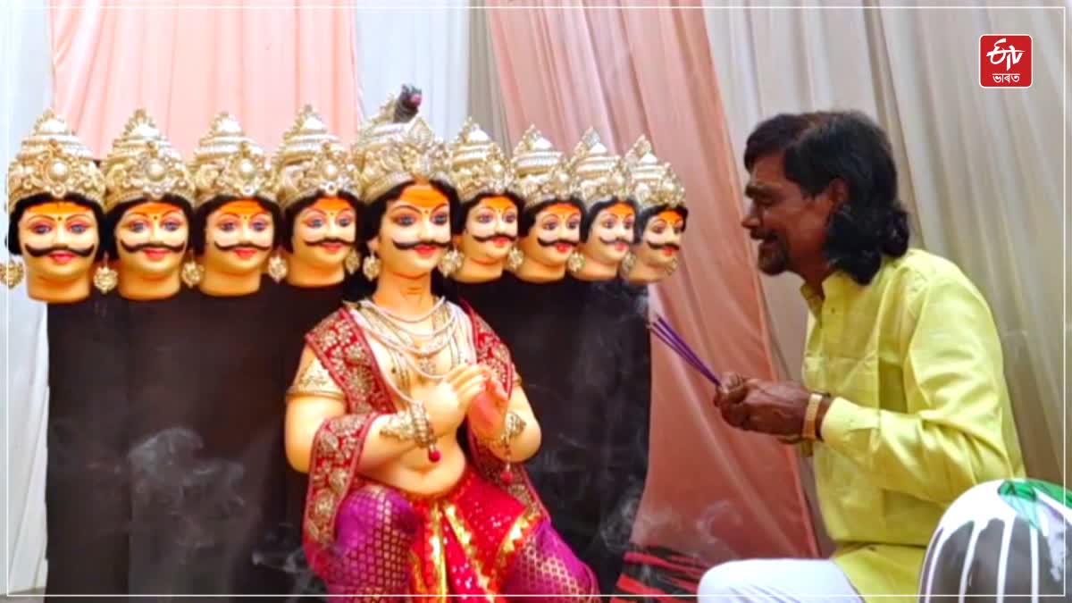 MP man worships Ravana