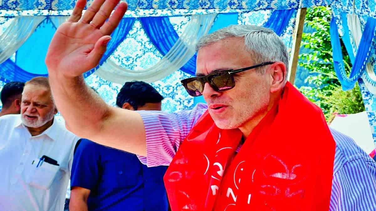 NATIONAL CONFERENCE PARTY GOVT  OMAR ABDULLAH MET MANOJ SINHA  ജമ്മു കശ്‌മീര്‍ സർക്കാർ രൂപീകരണം  എന്‍സി നേതാവ് ഒമർ അബ്‌ദുള്ള