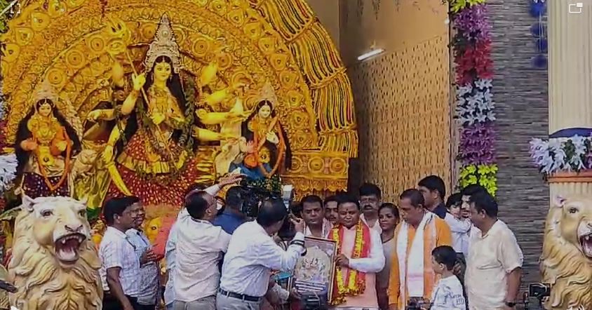 CM Mohan Charan Majhi visits Durga puja  pandals in Bhubaneswar