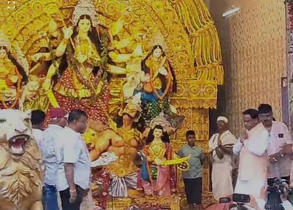 CM Mohan Charan Majhi visits Durga puja  pandals in Bhubaneswar