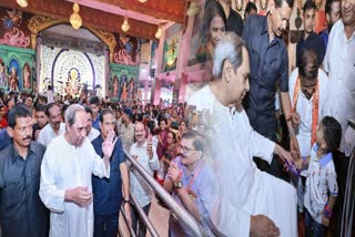 Naveen Visits Puja Pandals