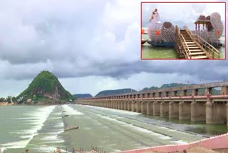 lood_obstruct_hamsa_vahana_teppotsavam_in_prakasam_barrage