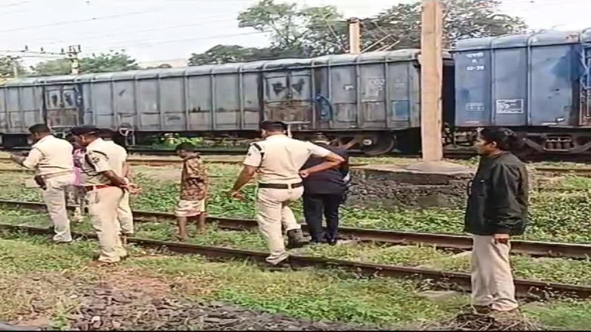 Dead Body Of Youth Recovered From Railway Track