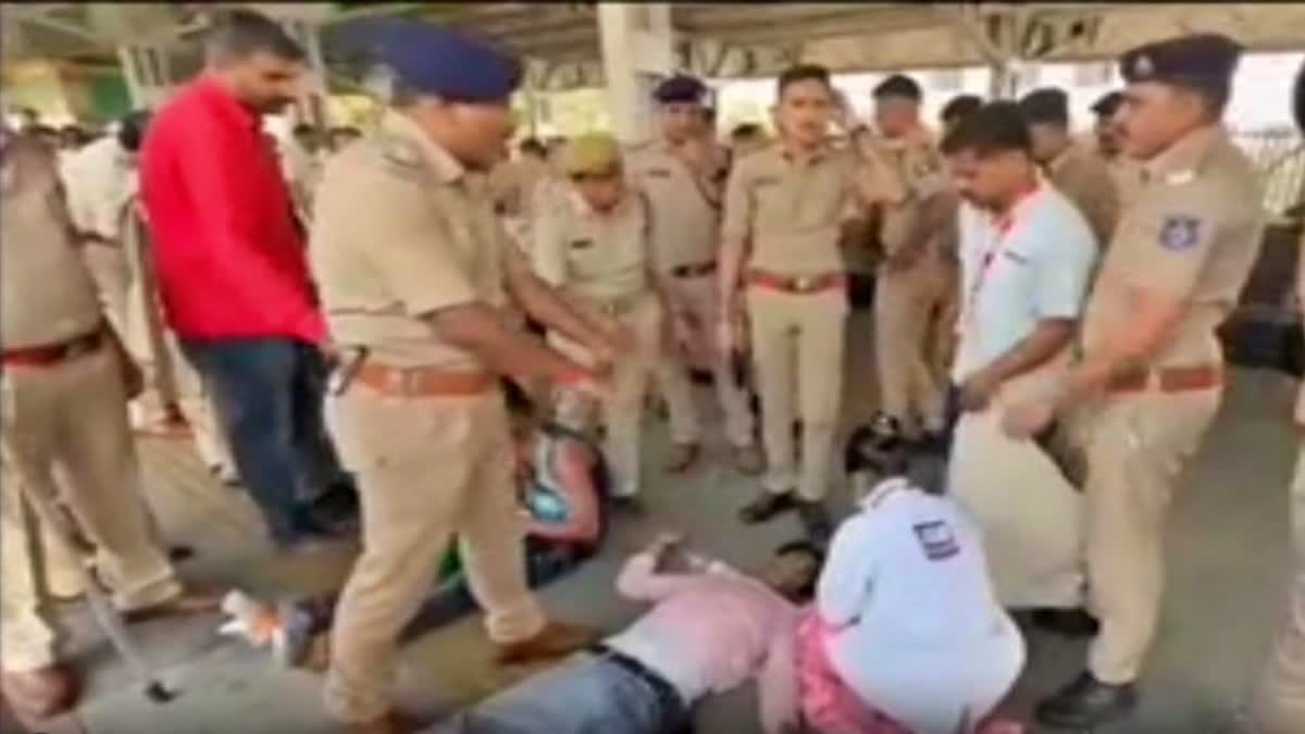 overcrowding at Surat railway station