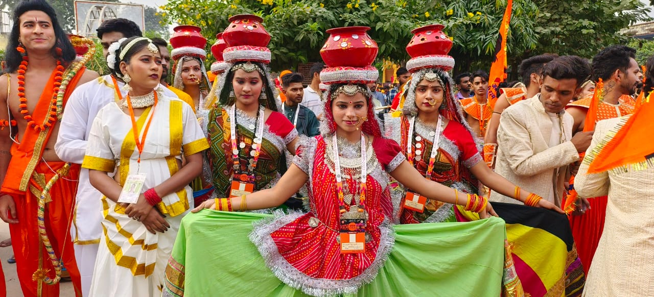 Over 22 lakh 'diyas' light up Ayodhya as Deepotsav sets world record