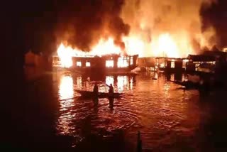 fire breaks out in Dal Lake Srinagar