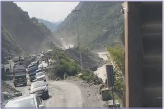 traffic-restored-in-National highways-in-kashmir