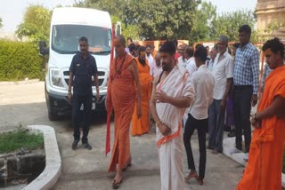Jamnagar News : દ્વારકાપીઠ શંકરાચાર્યજીએ દેશવાસીઓને દિવાળીની શુભકામનાઓ પાઠવી, ધર્મ પરિવર્તન પર આપ્યું નિવેદન