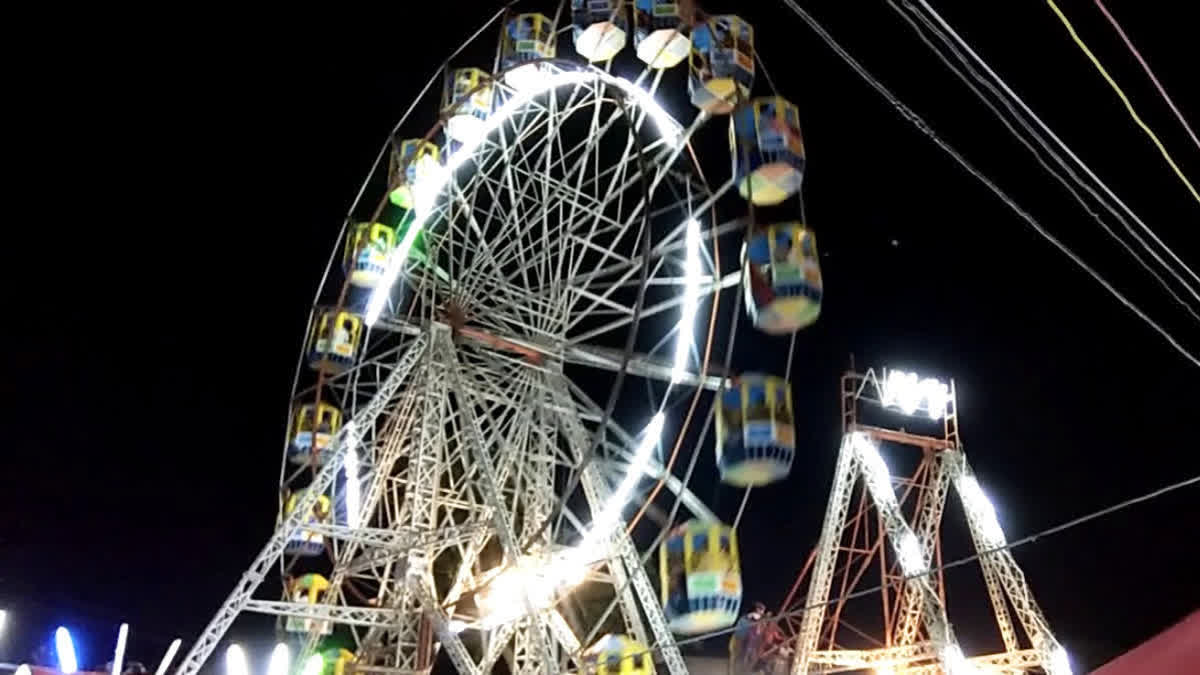 Teen Seriously Injured In Ferris Wheel Mishap At Kannauj Fair