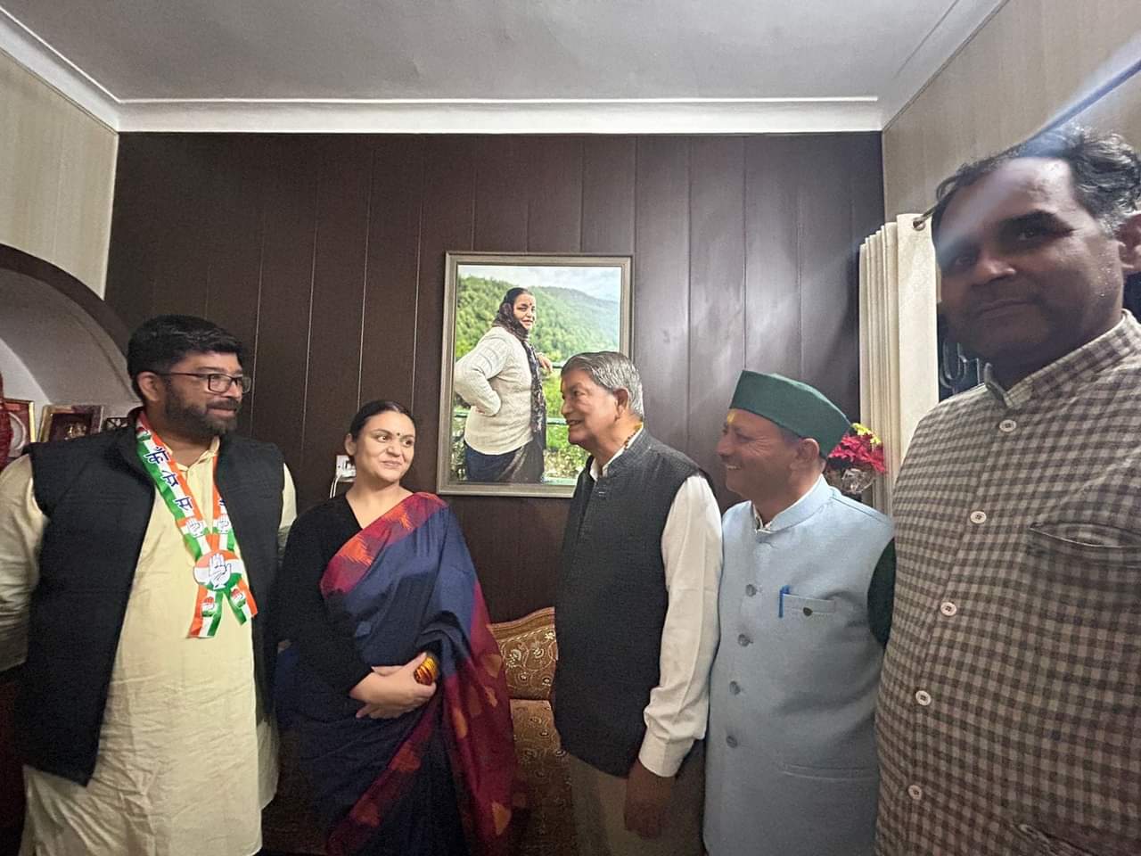 Harish Rawat Met Aishwarya Rawat