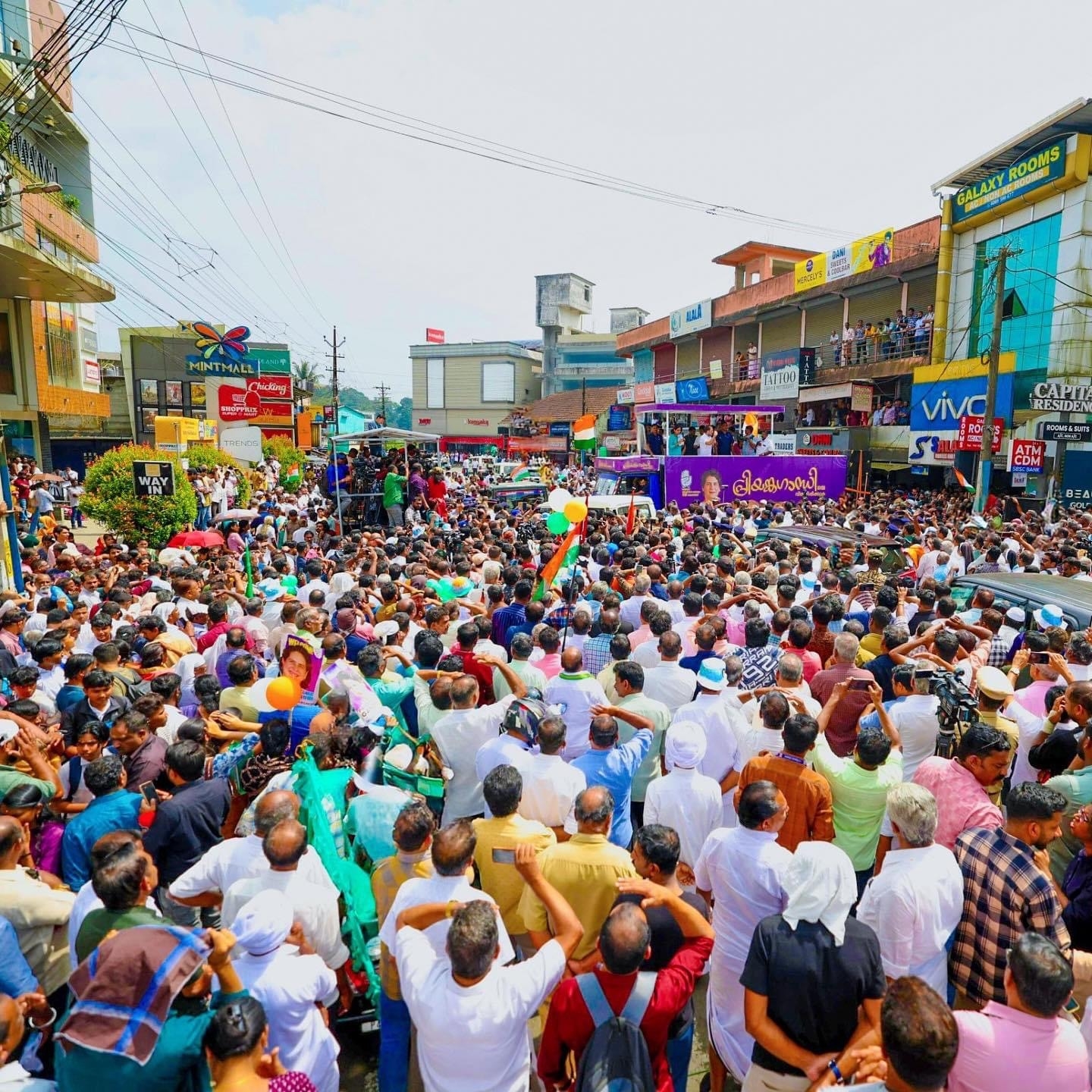 RAHUL GANDHI ROADSHOW  WAYANAD BYELECTION 2024  UDF ELECTION CAMPAIGN WAYANAD  RAHUL GANDHI FOR PRIYANKA GANDHI