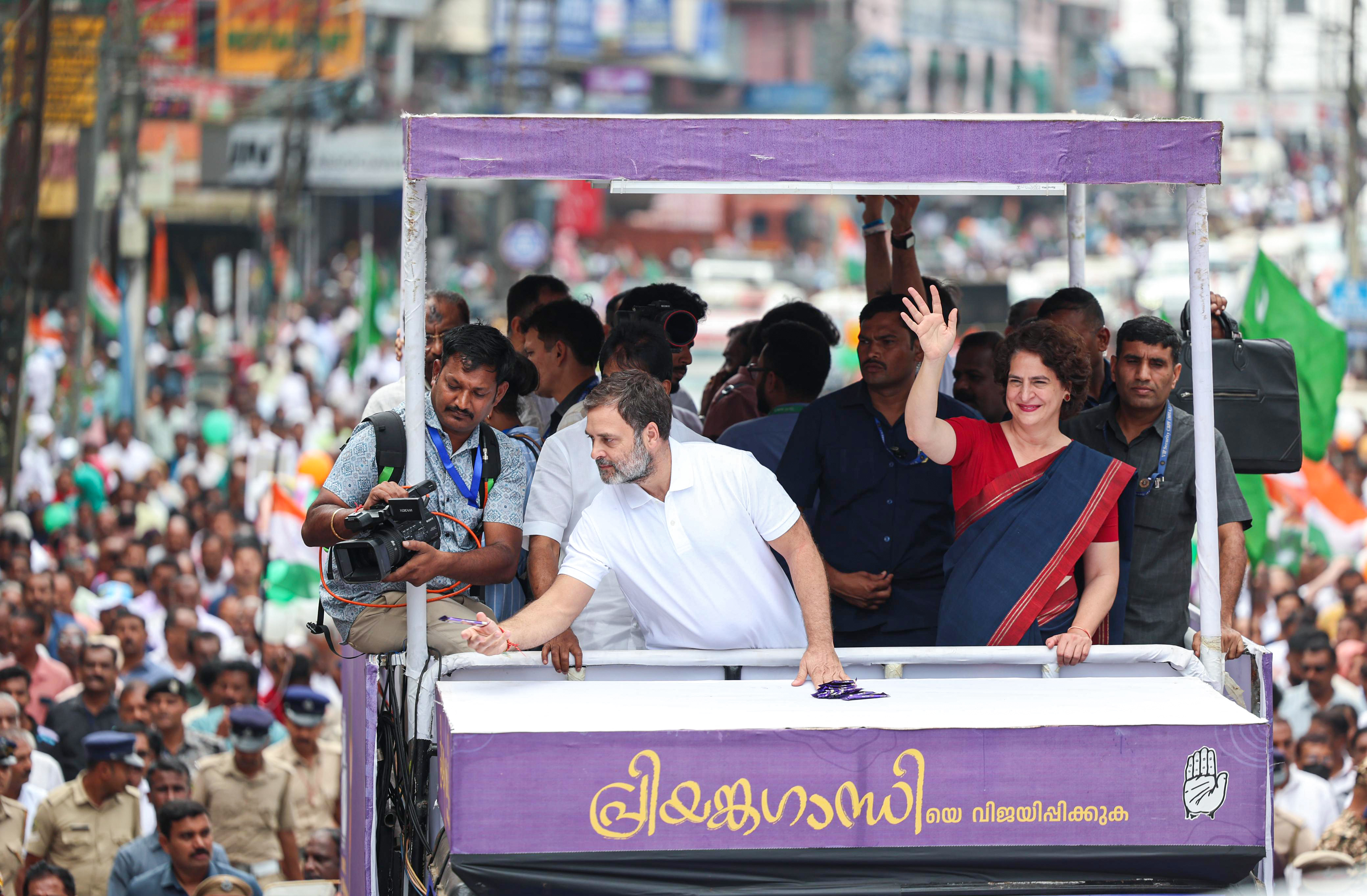 PRIYANKA ELECTION CAMPAIGN  WAYANAD BYPOLL CONGRESS  രാഹുല്‍ ഗാന്ധി വയനാട്ടില്‍  വയനാട് ഉപതെരഞ്ഞെടുപ്പ് കോണ്‍ഗ്രസ്