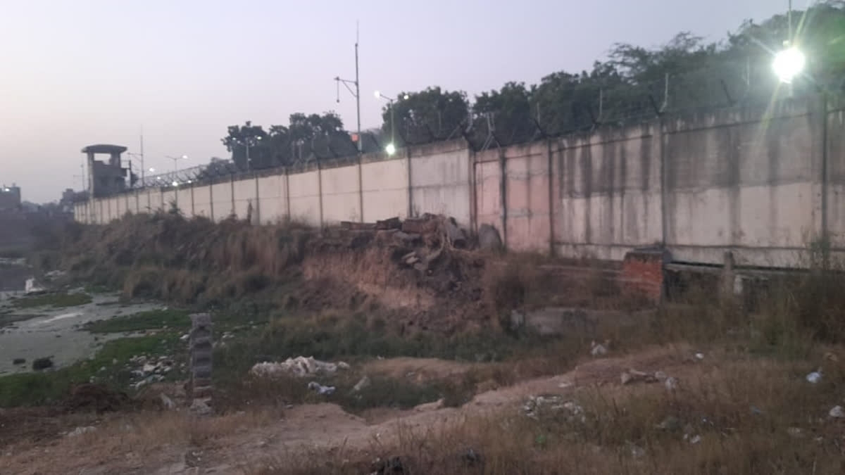 Attempt to breach security of Hindon Airport; suspicious pit was being dug