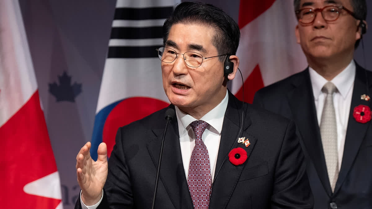 S. Korean Ex-defence Minister Tried To Kill Himself: Prisons Official