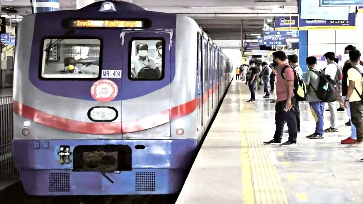 MAN JUMPS IN FRONT OF METRO