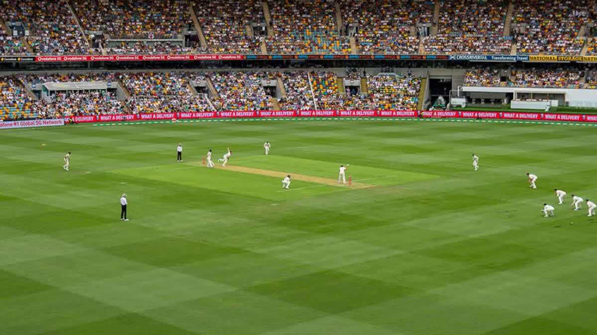 GABBA PITCH HELPS BATSMAN OR BOWLER