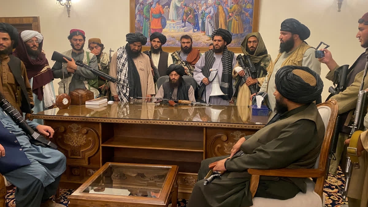 Taliban fighters take control of the Afghan presidential palace