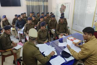 dig-held-meeting-with-police-officers-regarding-opium-cultivation-in-khunti