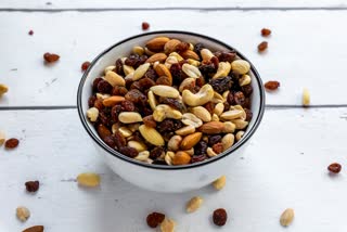 Dry Fruits Should be Soaked or Not