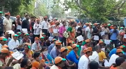 Protests at the BJP's Hastings office in Kolkata over selection of candidates