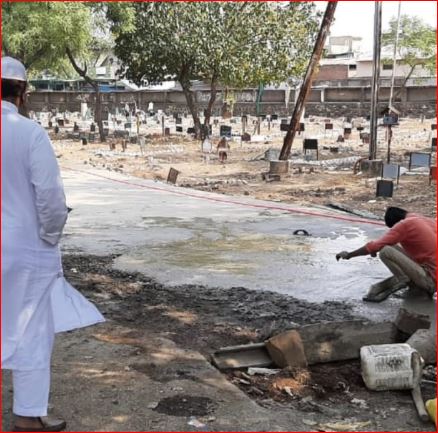 مالیگاؤں سینٹرل حلقے کے رکن اسمبلی مفتی محمد اسمٰعیل قاسمی نے شب برات کے پیش نظر قبرستان کا دورہ کیا