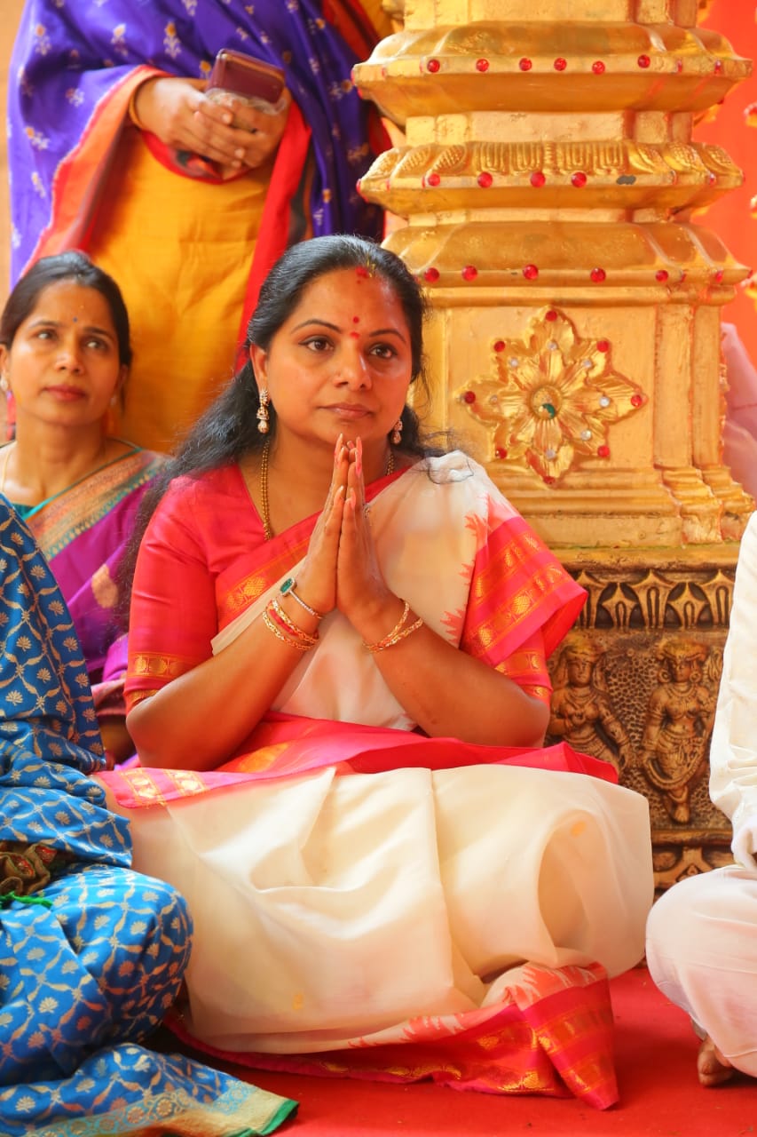 mlc kavitha attended jubli hills venkateswara swamy brahmotsavam