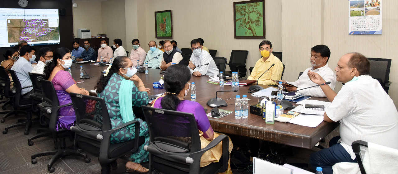 cs-somesh-kumar-and-telangana-remote-sensing-application-center-meeting