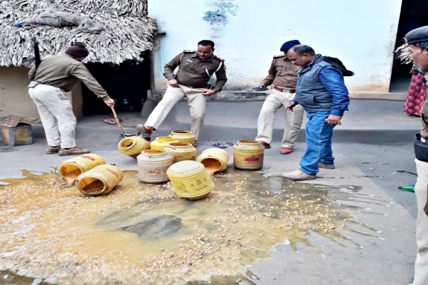 Liquor recovered in Banka