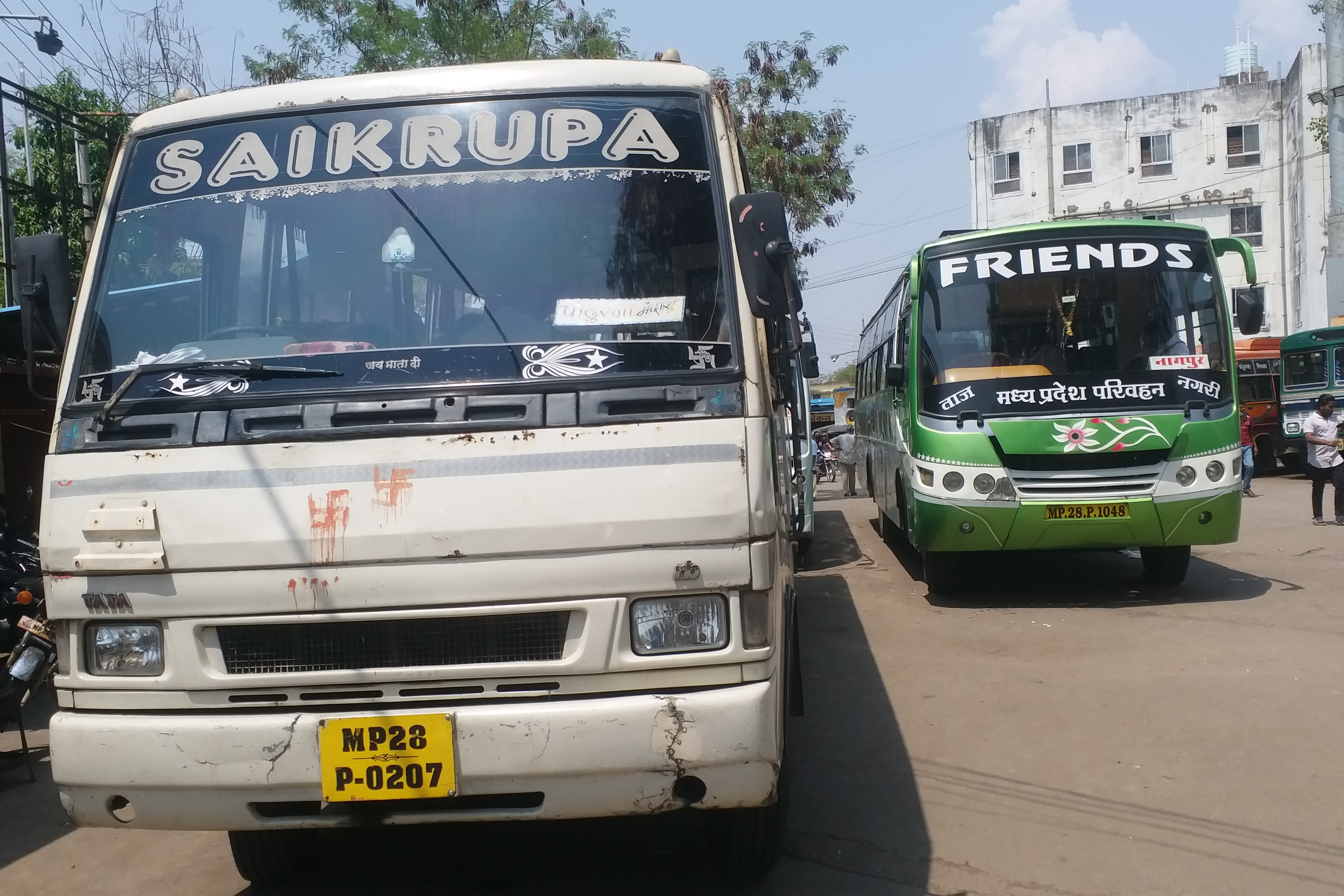 Bus services to and from Maharashtra will remain closed