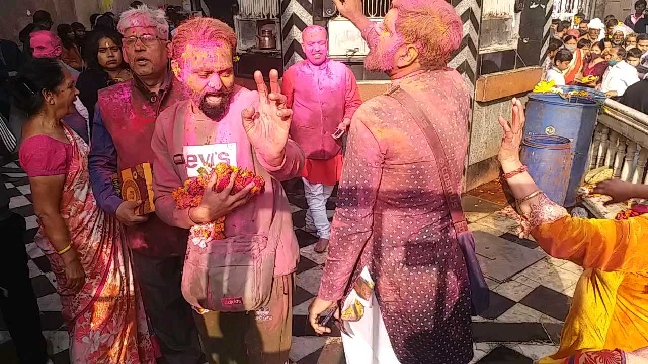 Mathura: Laddumar Holi celebration in Barsana