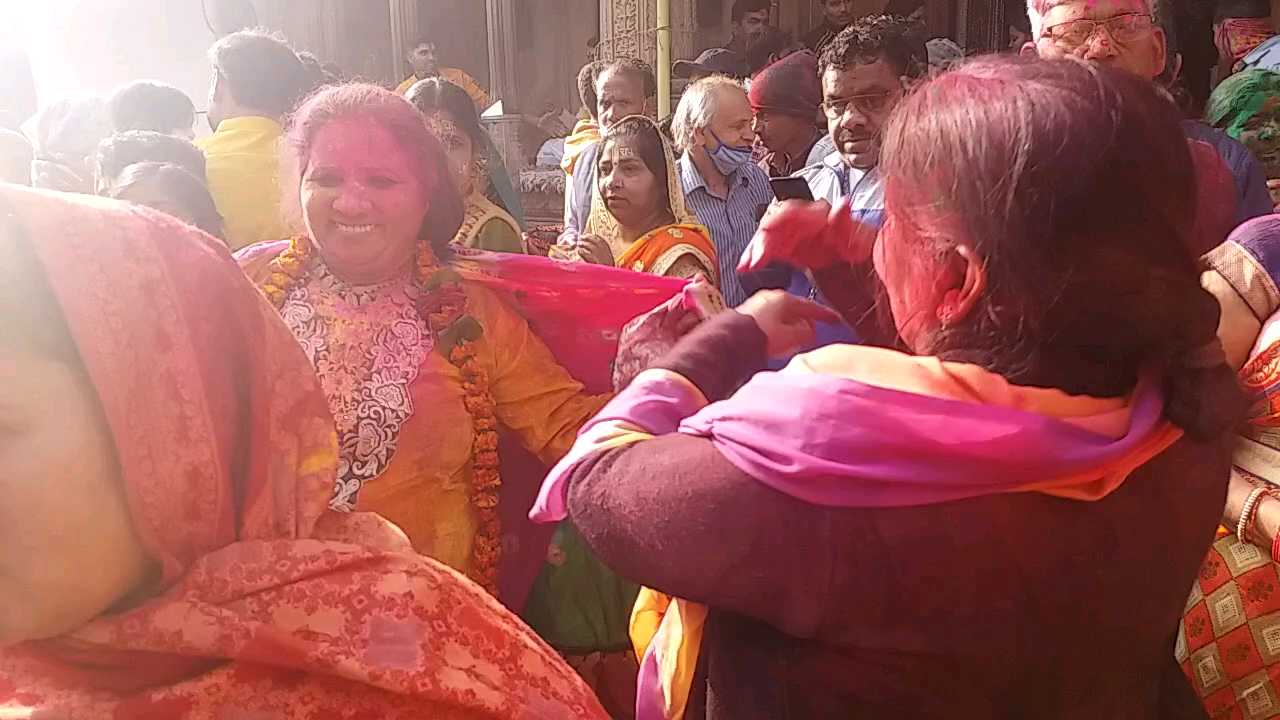 Mathura: Laddumar Holi celebration in Barsana