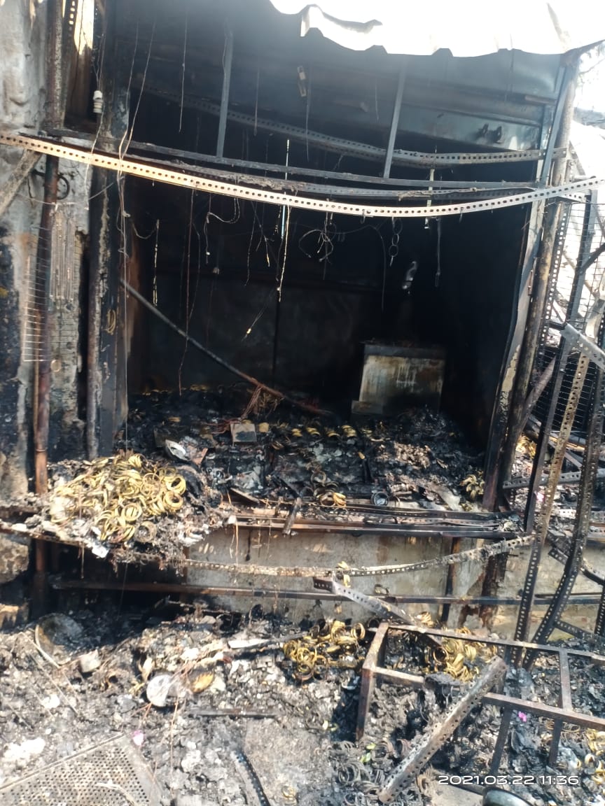 fire accident in jewellery shop at Nampally in Hyderabad