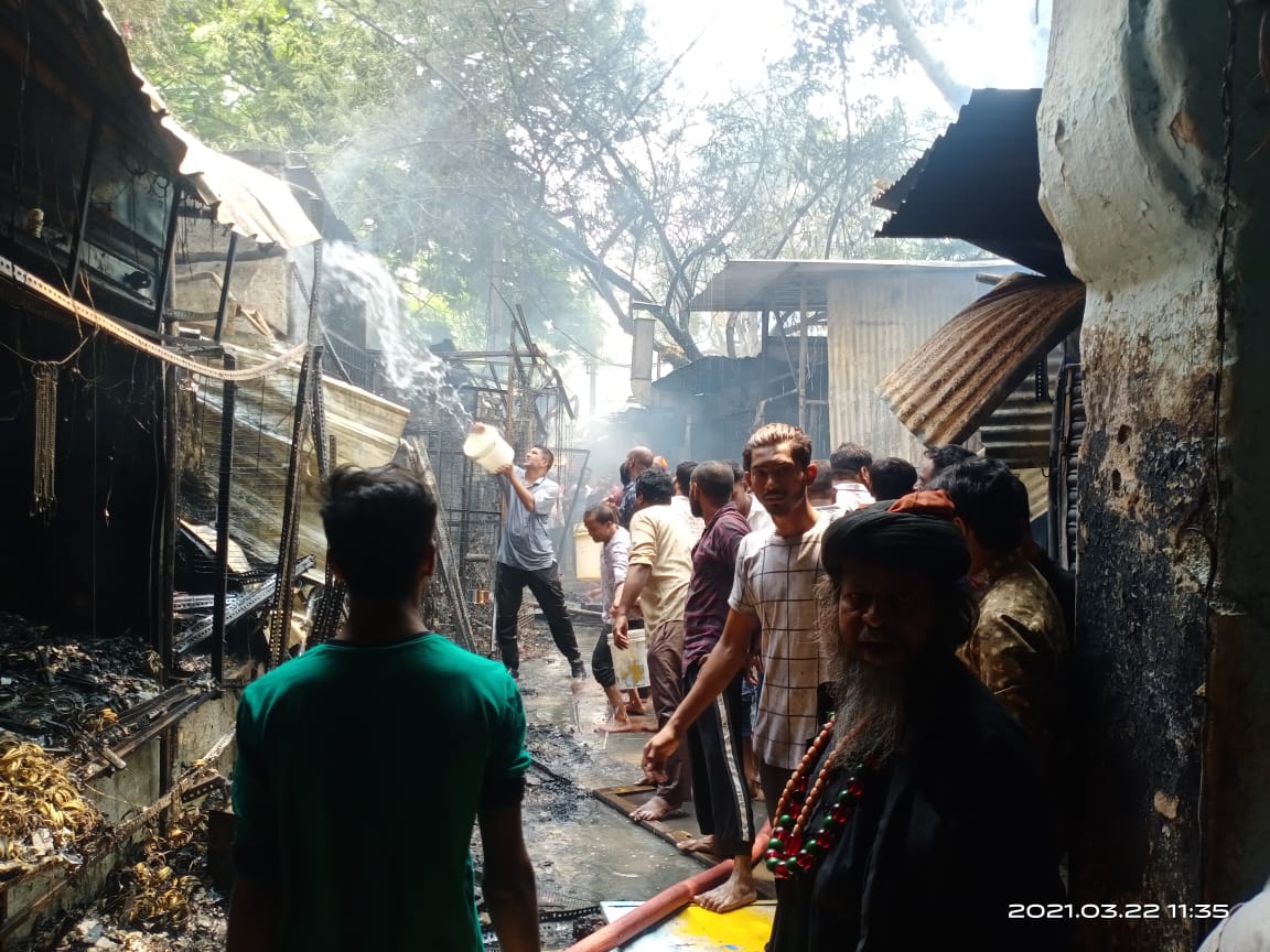 fire accident in jewellery shop at Nampally in Hyderabad