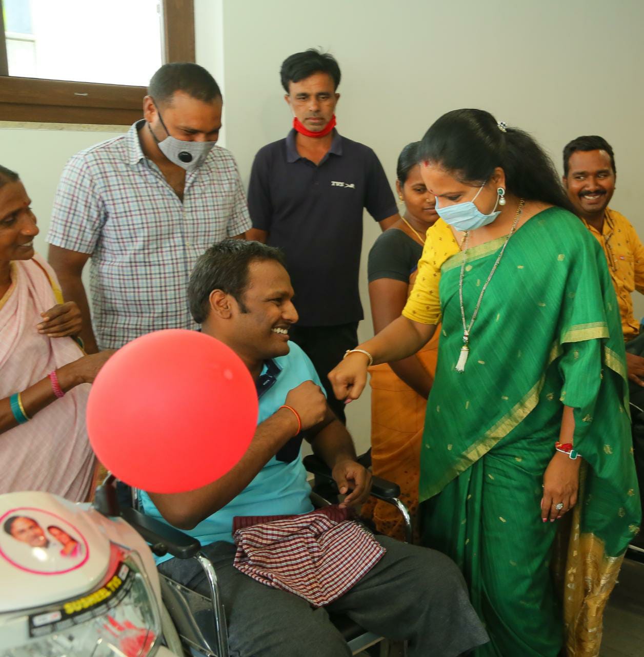 mlc-kavitha-helped-to-three-handicapped-peoples-in-hyderabad