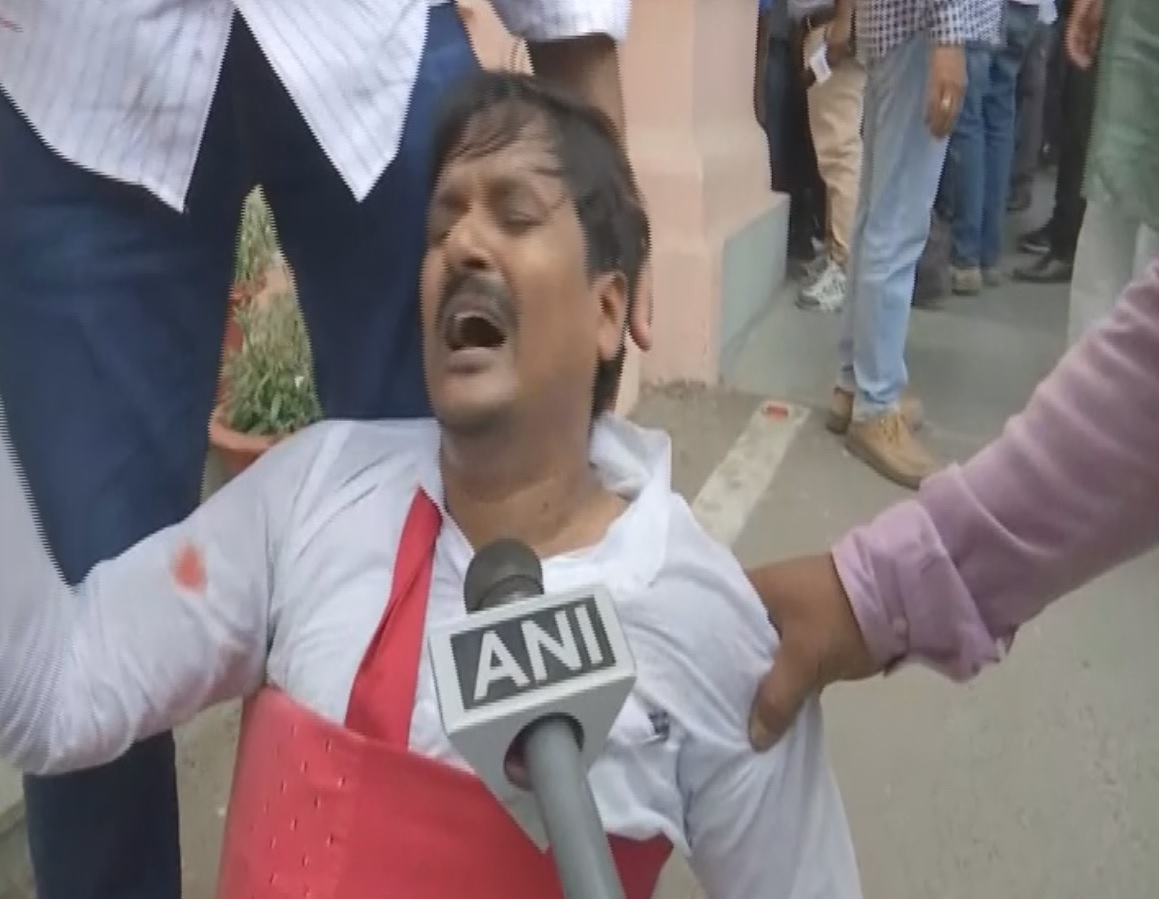 opposition party protest in bihar assembly against police bill